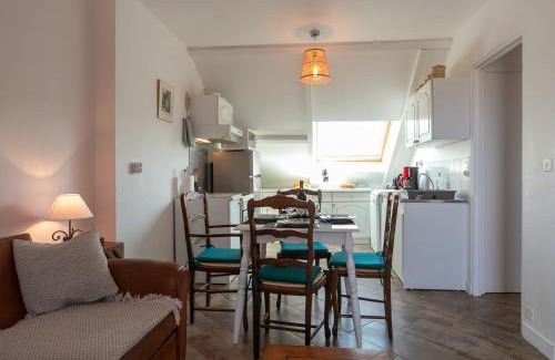 Tregunc Apartment | Apartment Belle Vue Mer by Interhome