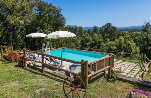San Gimignano Apartment | Apartment Borgo Antico by Interhome