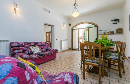 San Gimignano Apartment | Apartment Borgo Antico by Interhome