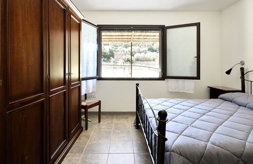 Elini House | Apartment "Casa Corongiu 5" with Mountain View & Shared Garden