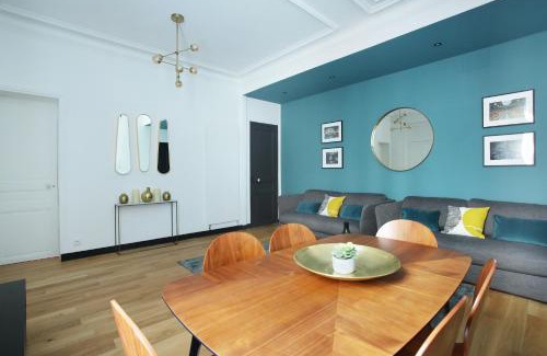 Faubourg Saint-Germain Apartment | Apartment Champ de Mars - Tour Eiffel by Studio prestige