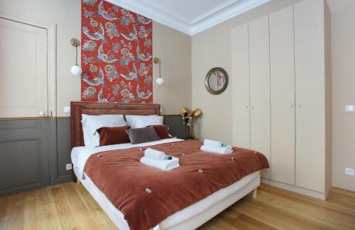 Faubourg Saint-Germain Apartment | Apartment Champ de Mars - Tour Eiffel by Studio prestige