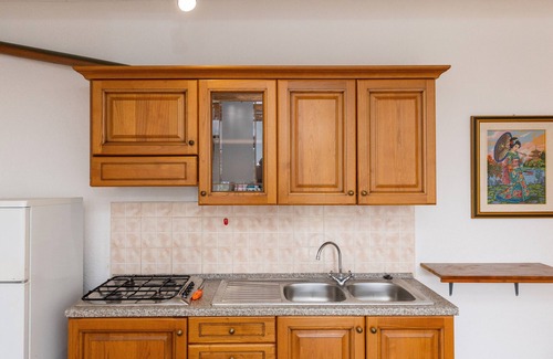 Massa Marittima Apartment | Apartment 'Cinzia' with Shared Pool and Shared Garden