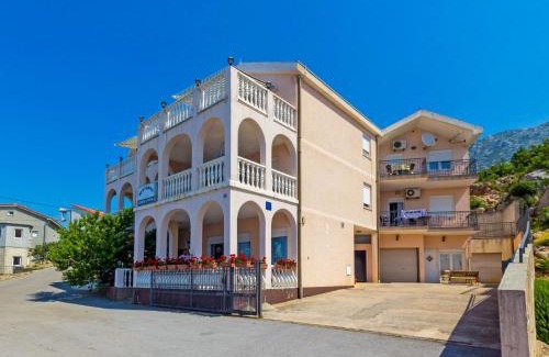 Cesarica Apartment | Apartment Delfin-2 by Interhome