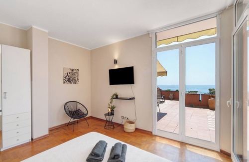 Varazze Villa | Apartment 'Della Baia' with Sea View, Private Terrace and Wi-Fi