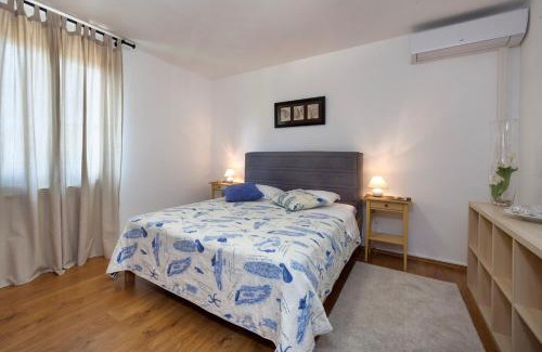 Nova Vas Apartment | Apartment Doris with Private Pool and large Garden