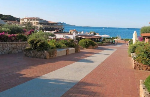 Baja Sardinia Apartment | Apartment Ea Bianca in Baia Sardinia - 8 persons, 3 bedrooms