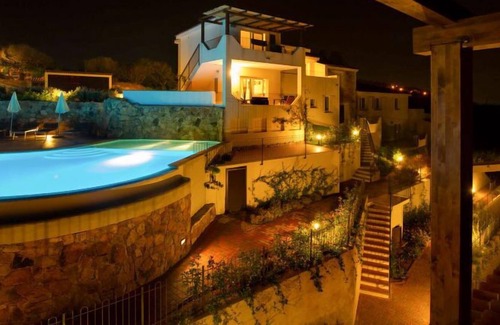 Baja Sardinia Apartment | Apartment Ea Bianca in Baia Sardinia - 8 persons, 3 bedrooms