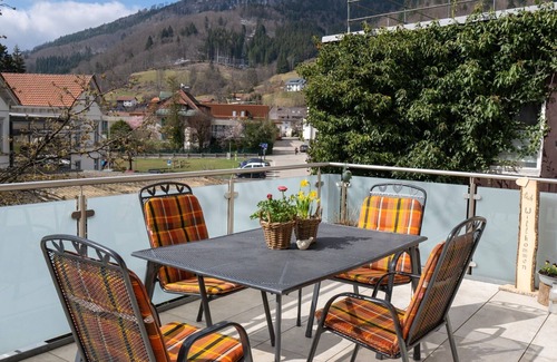 Aftersteg Apartment | Apartment 'Ferienwohnung Kresselblick, 70qm' with Balcony and Wi-Fi