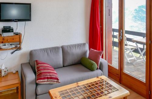 Saint-Pierre-de-Clages Apartment | Apartment Foret E3 by Interhome