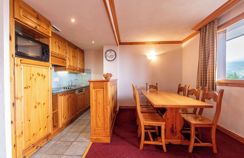 Plagne Villages Apartment | Apartment "Résidence Aspen" with Mountain View, Private Garden and Balcony
