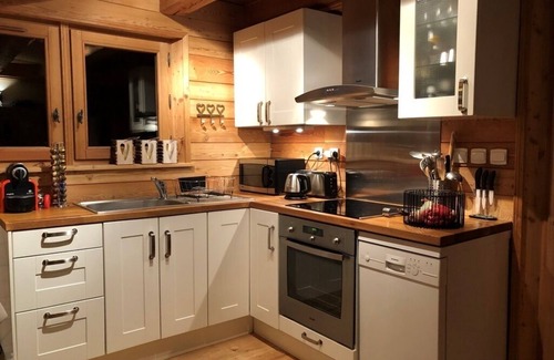 Monetier-les-Bains Apartment | Apartment in Prestige wooden chalet at Monetier les Bains