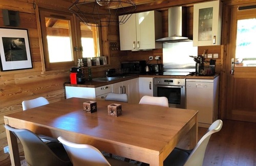 Monetier-les-Bains Apartment | Apartment in Prestige wooden chalet at Monetier les Bains