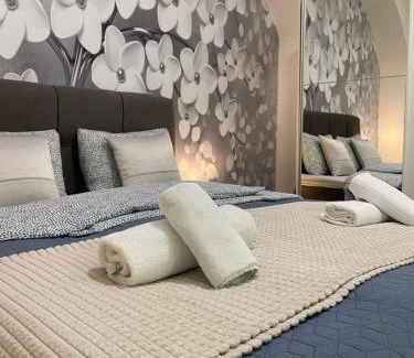 Donji Grad Apartment | Apartment Frenki- Tkalčićeva -self check in-free parking