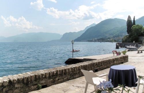 Santa Maria - Rezzonico Apartment | Apartment Gaetano by Interhome