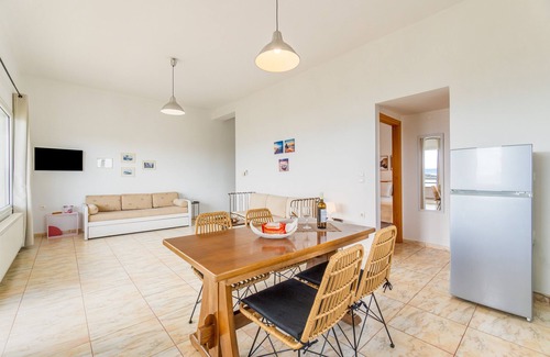 Perama Apartment | Apartment 'Geomarhouse 1' with Panoramic View, Wi-Fi and Air Conditioning