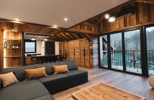 La Tour Apartment | Apartment 'Gîte Maria' with Mountain View, Wi-Fi and Air Conditioning