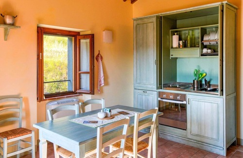 Anghiari Apartment | Apartment in a holiday home