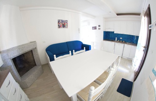 Torre di Bari Apartment | Apartment in Casa Janas by the sea