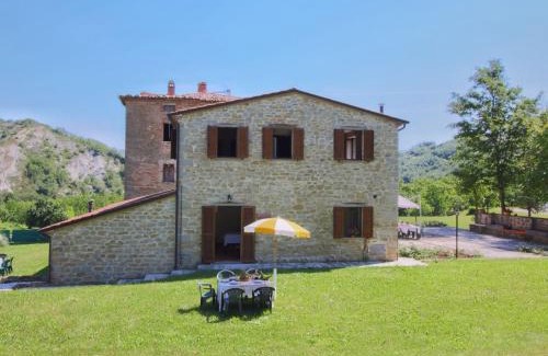 Apecchio House | Apartment in Marche with Pool Access
