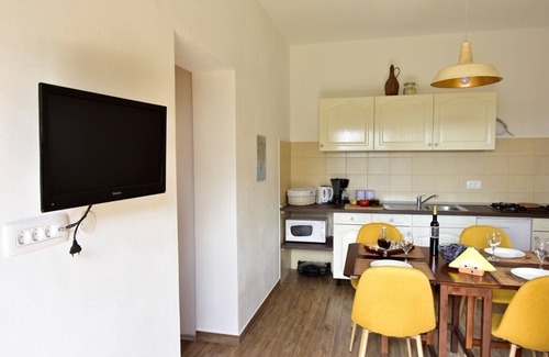 Ciritez Apartment | Apartment in Roč with Terrace, Air condition, WIFI, Washing machine (4194-2)