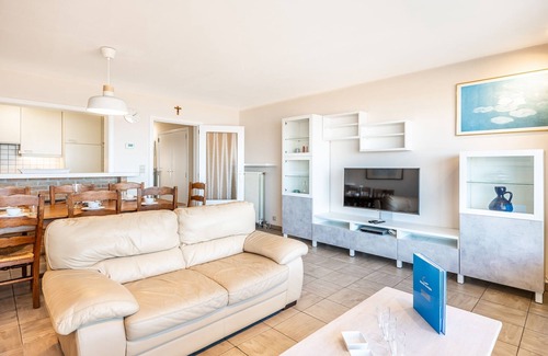 Sint-Idesbald Apartment | Apartment in St-Idesbald with Sea View