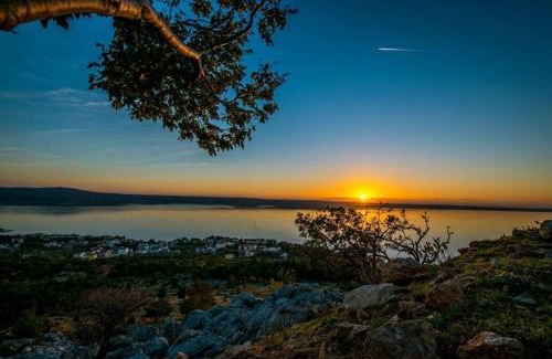 Starigrad Apartment | Apartment in Starigrad near Beach & Paklenica