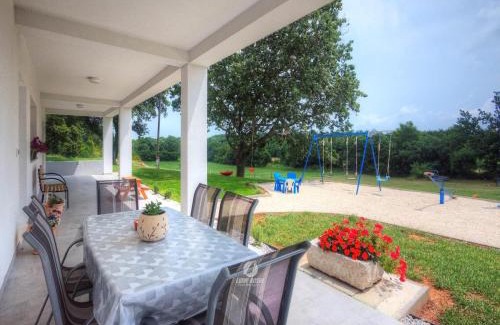 Valtura Apartment | Apartment in Valtura with Family-Friendly Yard