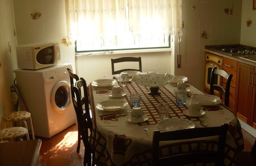 Nazare Villa | Apartment in villa in quiet and safe area, North Canyon area, near beaches.