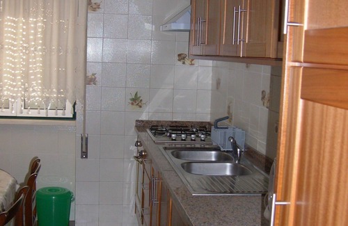 Nazare Villa | Apartment in villa in quiet and safe area, North Canyon area, near beaches.