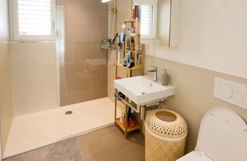 Affoltern Apartment | Apartment in Zurich Affoltern near forest