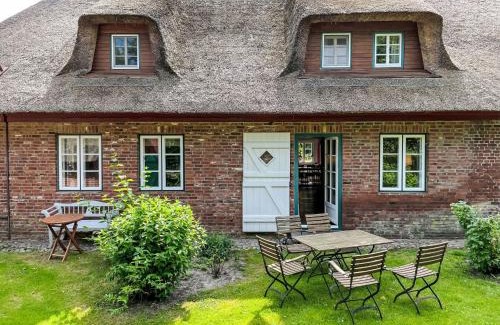 Borgsum Apartment | Apartment Laerchenshus by Interhome