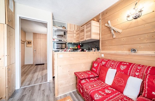 Le Praz de Lys Apartment | Apartment 'Les Pralyssimes' with Mountain View, Private Terrace and Wi-Fi