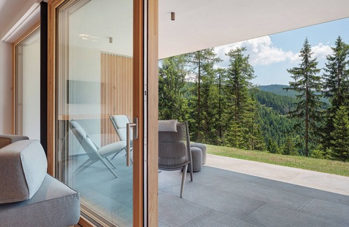 Avelengo Apartment | Apartment 'Lodge Larix' with Mountain View, Private Terrace and Wi-Fi