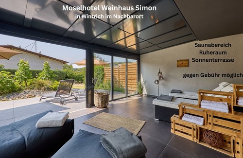 Niederemmel Apartment | Apartment - Loft Apartment, 160 qm², balcony, parking lot, modern, up to 8 pers.