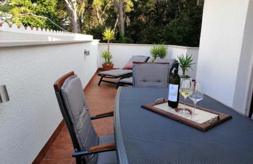 Cove Tri Zala (Zrnovo) Apartment | Apartment Markorcula