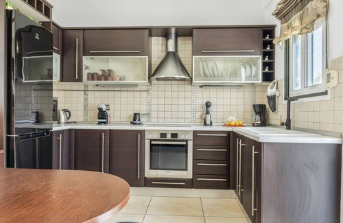 Merichas Apartment | Apartment 'Mouria House' with Sea View, Wi-Fi and Air Conditioning