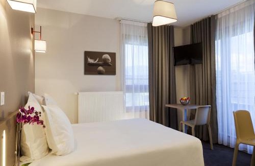 Annemasse Hotel | Apartment Near Geneva with Parking