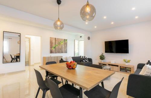 Brna Apartment | Apartment near the beach- Zen 2