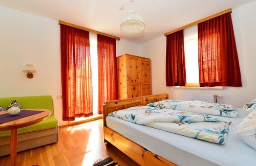 Tropolach Apartment | Apartment no. 1/2 bedrooms / shower, bath / WC - Haus Brandner