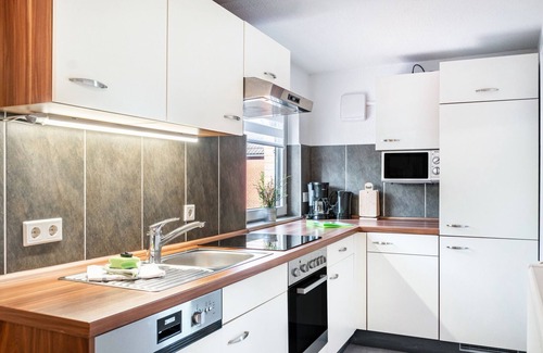 Stedesdorf Apartment | Apartment 'Nordsee - Wattwurm' with Wi-Fi & Garden