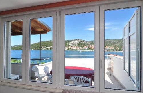 Seget Vranjica Apartment | Apartment on the beach, Zoranka