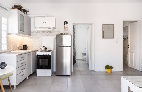Vourvoulos Apartment | Apartment 'Psarrou Residence' with Sea View, Wi-Fi and Air Conditioning