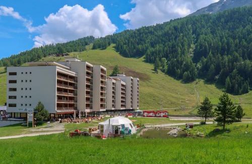 Noveli Apartment | Apartment Rosablanche E 107 by Interhome