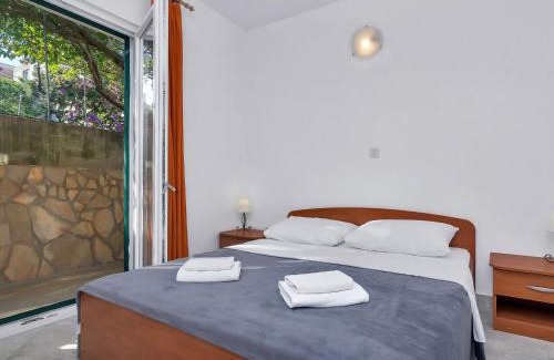 Pokrivenik Apartment | Apartment Rubin-2 by Interhome