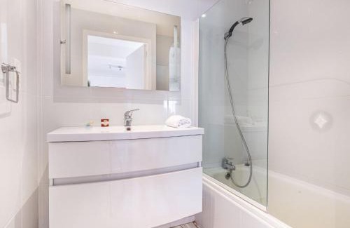 La Cote Radieuse Apartment | Apartment Soleil Bleu-8 by Interhome