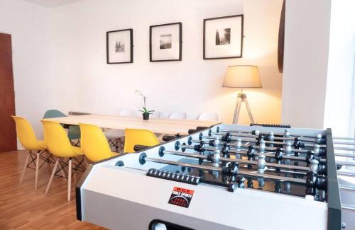 Plasnewydd Apartment | Apartment up to 9 close to Centre, big TV and WiFi