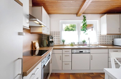 Steinbergkirche Apartment | Apartment 'Urlaub An Der Ostsee ' with Shared Pool, Private Terrace and Wi-Fi