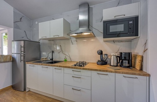 City Center Apartment | Apartment Valentina near a Beautiful Beach and City center