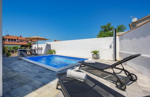Kukci Apartment | Apartment Vedran with pool, near Porec
